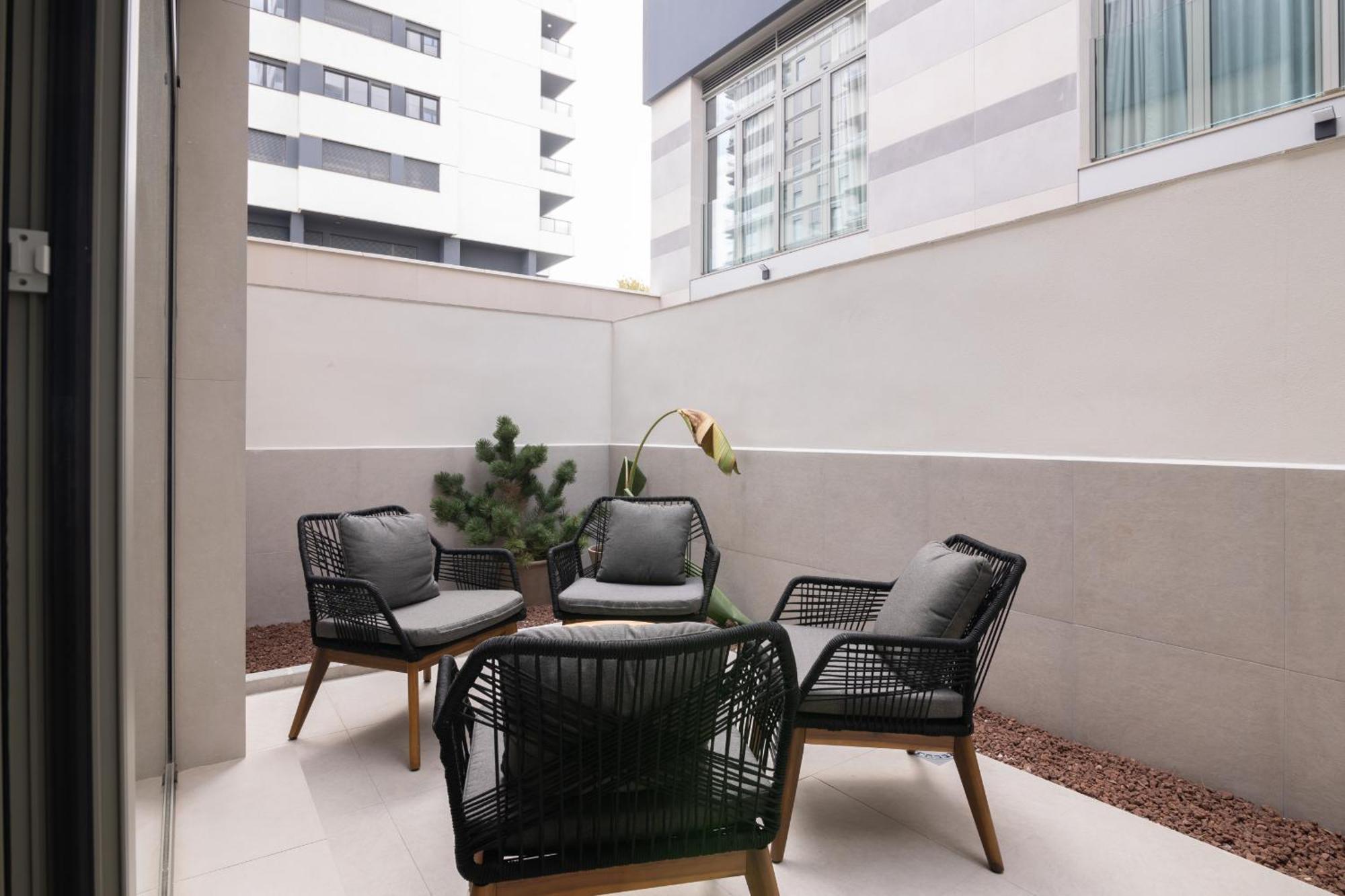 Dorm4You Arena Terraza 04 Valenza Esterno foto