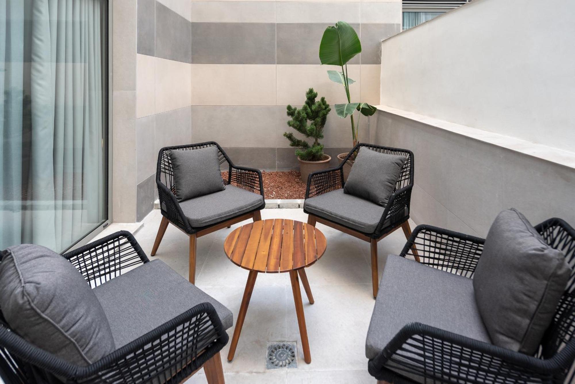 Dorm4You Arena Terraza 04 Valenza Esterno foto